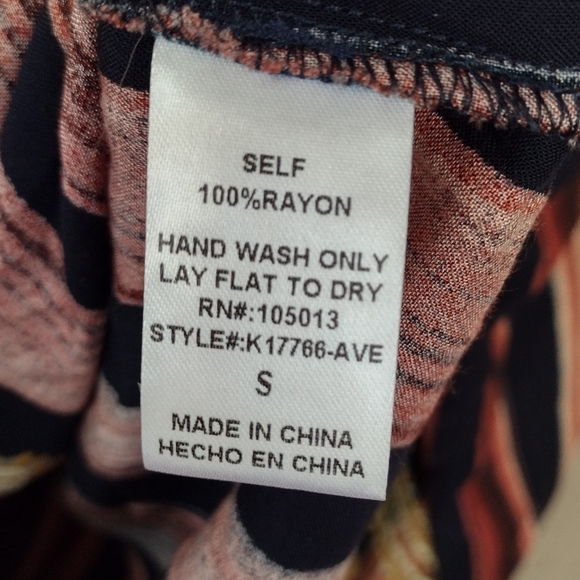 💎 Savanna Jane Women's Top Flowy Embroidered Floral Striped - Picture 10 of 14